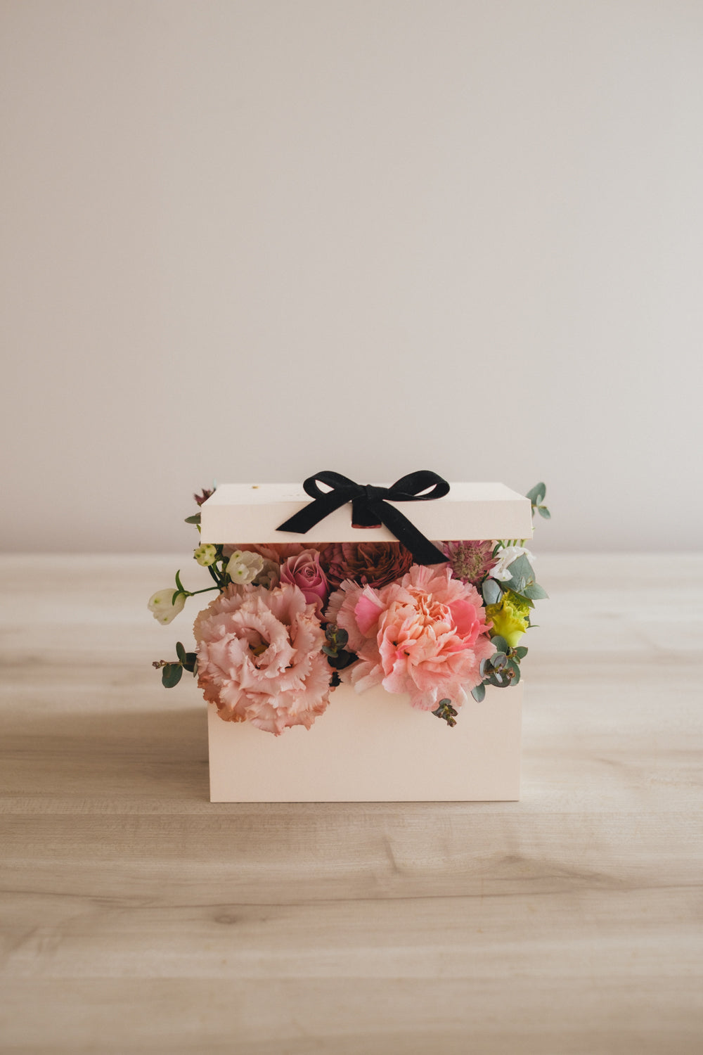 ◆母の日限定◆Surprise Flower Box /サプライズフラワーボックス マムズルミ/カーネーション 生花