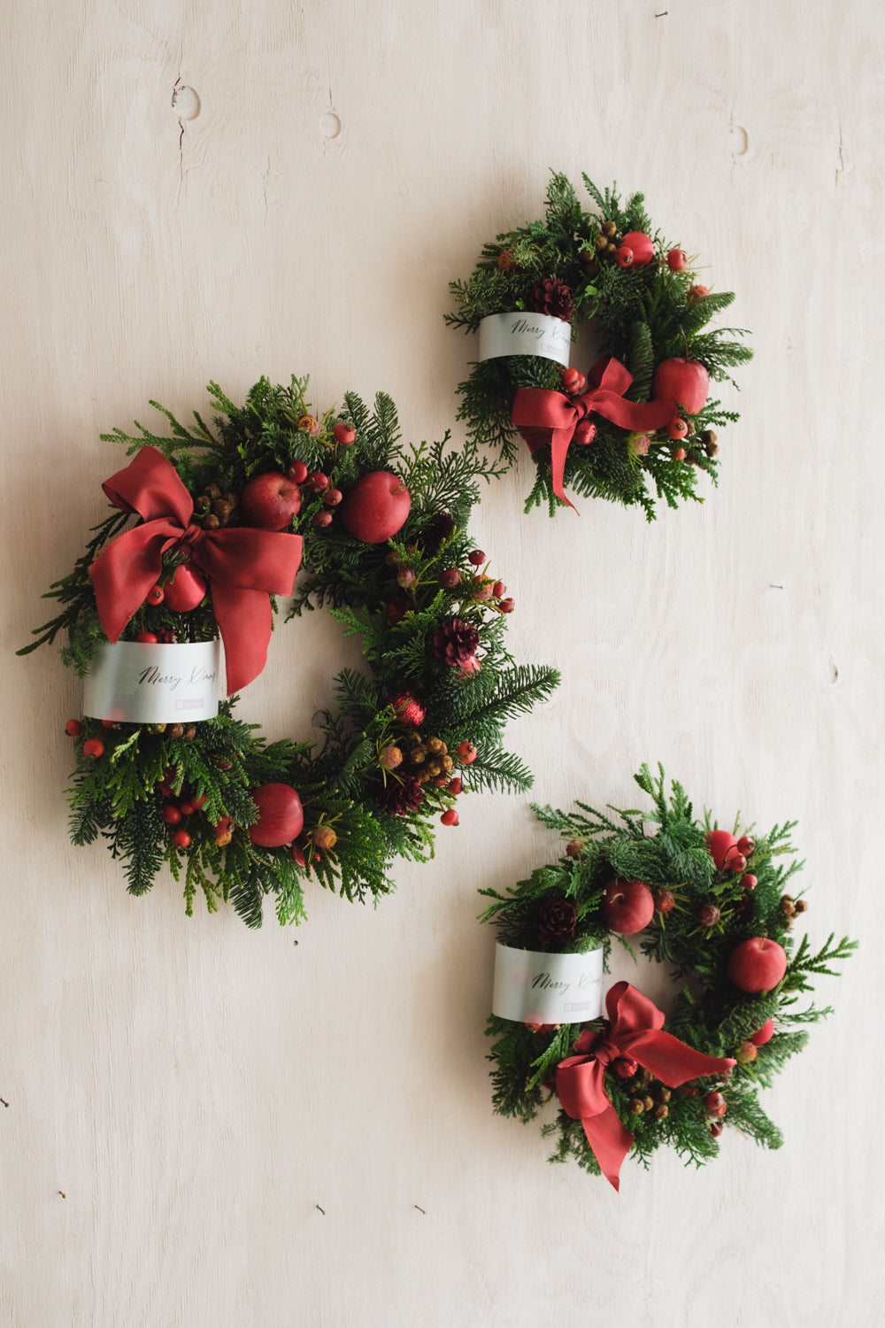 ◆11/26からお届け可能・クリスマス限定◆Round Wreath/ラウンドモミのリース ウォームホリデー/生花