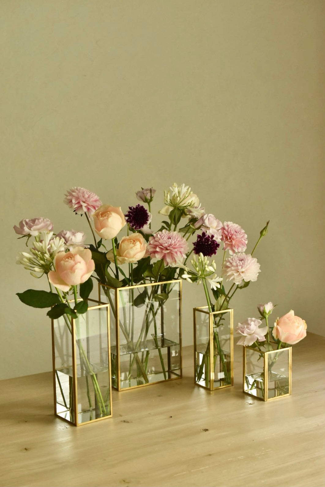Flower Vase／花器・フラワーベース　ブラススクエア