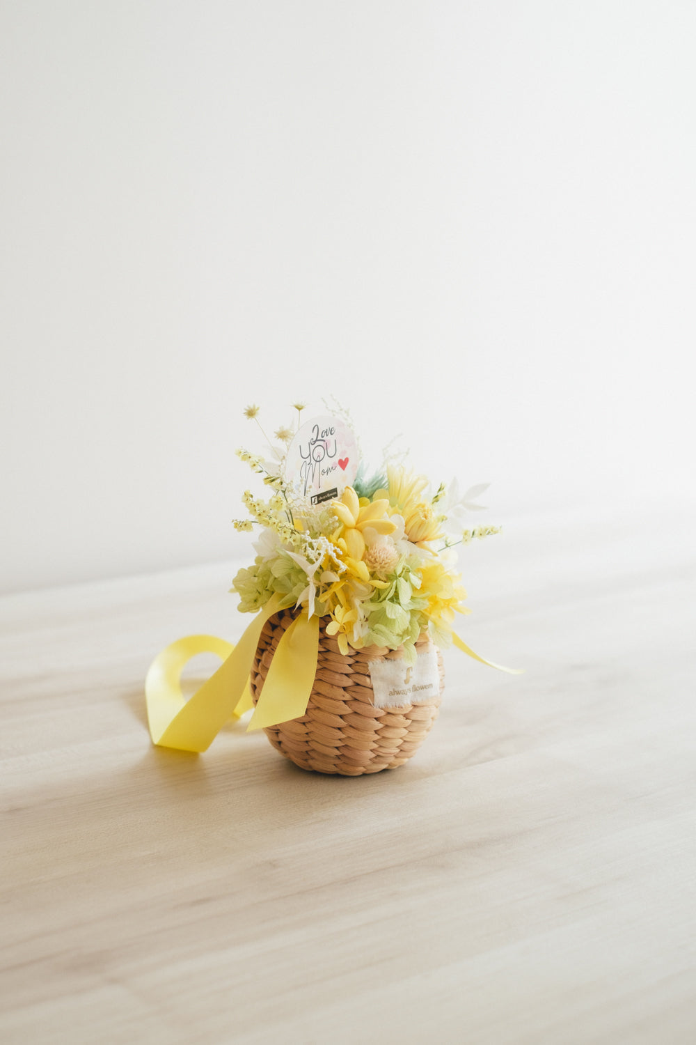 ◆数量限定◆Flower BAG No.2／カゴバッグアレンジ　5 Mom’s Colors Yellow／イエロー  ドライ&amp;プリザーブドフラワー