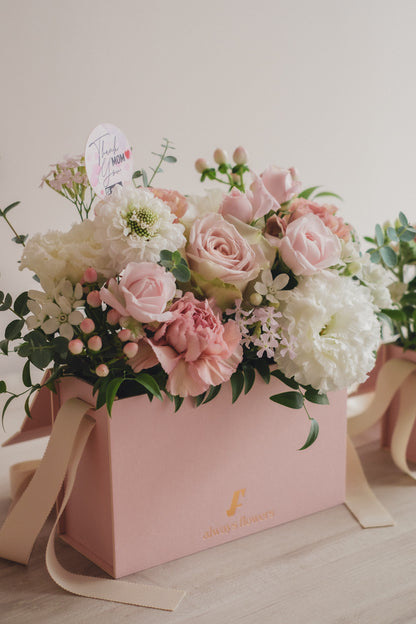 ◆母の日限定ピンクバッグ◆Flower BAG No.1／フラワーバッグアレンジ   モアピンクバッグ／カーネーション　生花