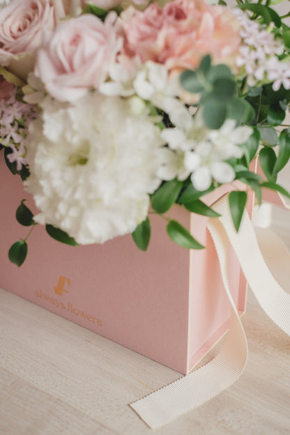 ◆母の日限定ピンクバッグ◆Flower BAG No.1／フラワーバッグアレンジ   モアピンクバッグ／カーネーション　生花