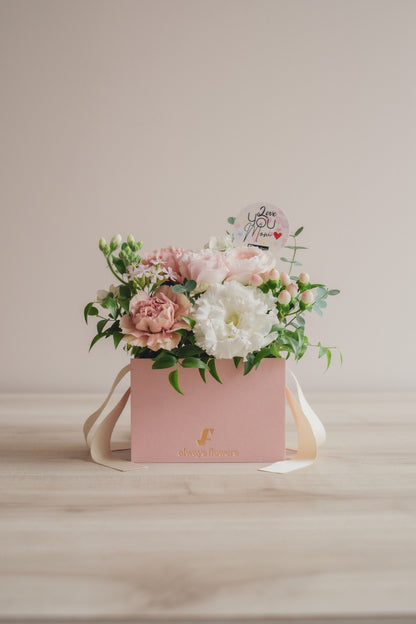 ◆母の日限定ピンクバッグ◆Flower BAG No.1／フラワーバッグアレンジ   モアピンクバッグ／カーネーション　生花