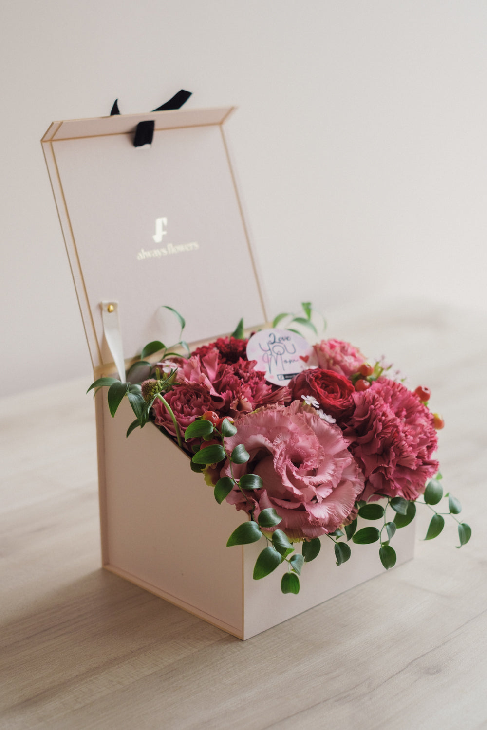◆母の日限定◆Surprise Flower Box ／サプライズフラワーボックス　マムズグロウ／カーネーション　生花