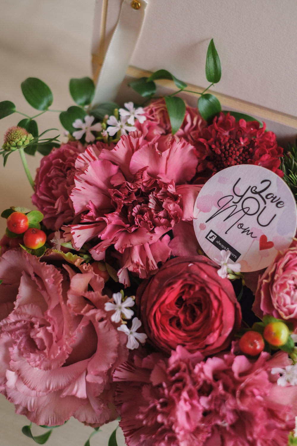 ◆母の日限定◆Surprise Flower Box ／サプライズフラワーボックス　マムズグロウ／カーネーション　生花