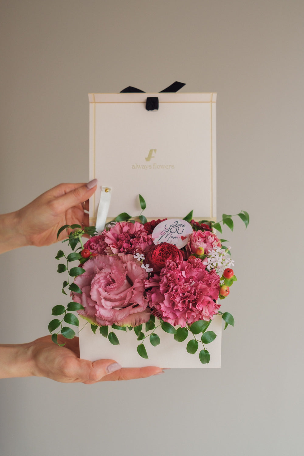 ◆母の日限定◆Surprise Flower Box ／サプライズフラワーボックス　マムズグロウ／カーネーション　生花