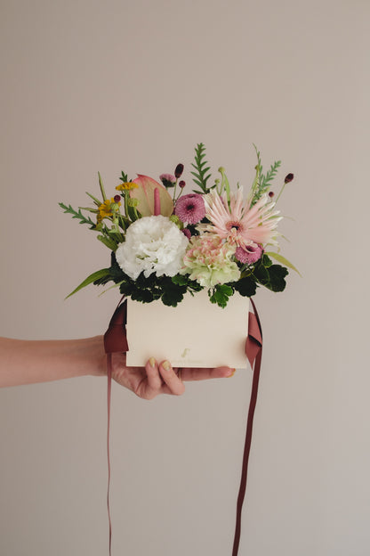 ◆8/19-9/30お届け限定◆Flower BAG No.1／フラワーバッグアレンジ　サンリットブルーム／生花