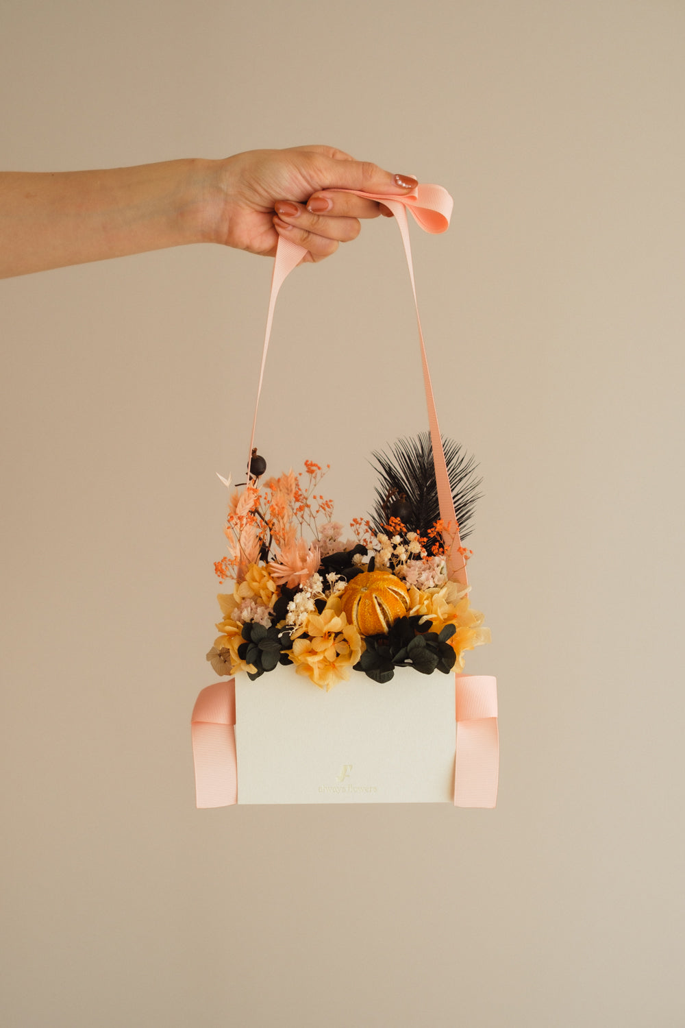 ◆ハロウィン限定◆Flower BAG No.1／フラワーバッグアレンジ　ブラックブルーム／ドライ&amp;プリザーブドフラワー