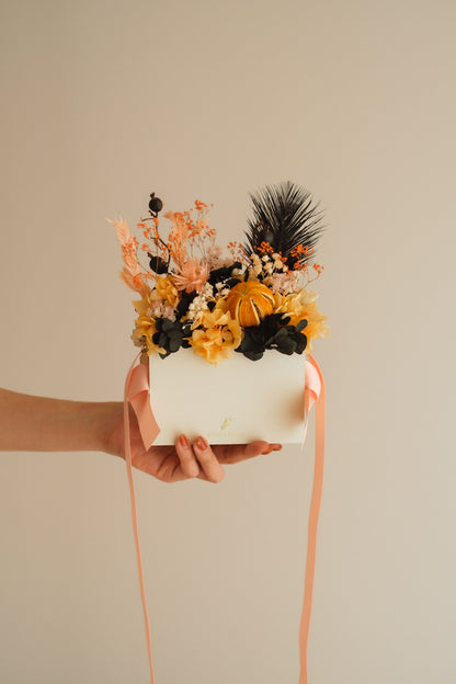 ◆ハロウィン限定◆Flower BAG No.1／フラワーバッグアレンジ　ブラックブルーム／ドライ&amp;プリザーブドフラワー