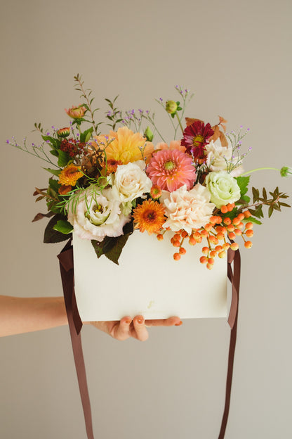 ◆10/4-11/30お届け限定◆Flower BAG No.1／フラワーバッグアレンジ　ブライトオクトーバー／生花