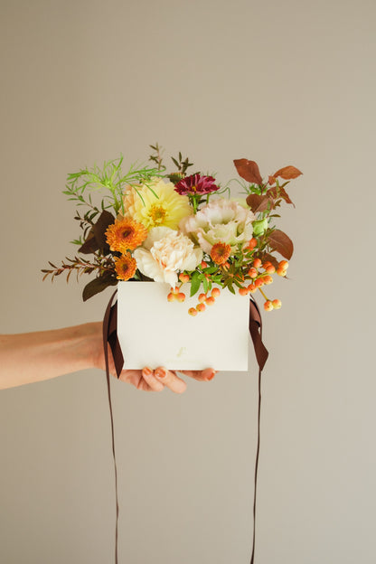 ◆10/4-11/30お届け限定◆Flower BAG No.1／フラワーバッグアレンジ　ブライトオクトーバー／生花