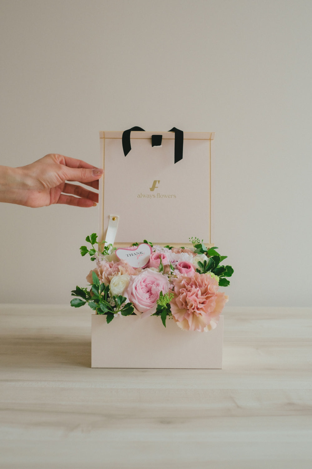 ◆母の日限定◆Surprise Flower Box ／サプライズボックスフラワー　ノーブルフォレスト／生花