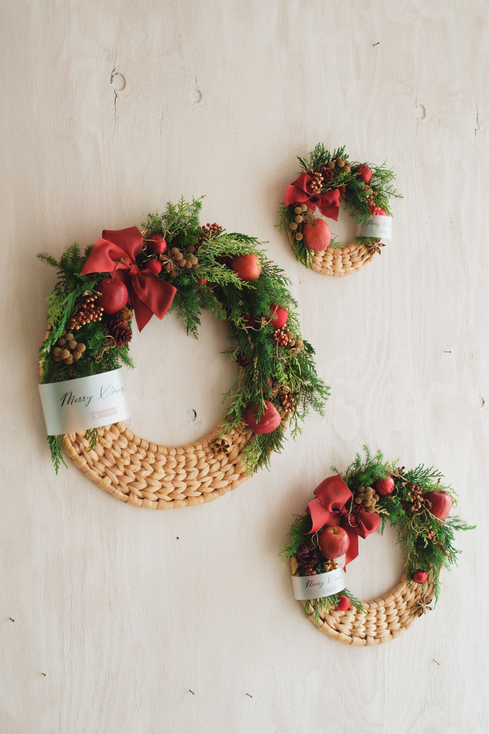 ◆11/26からお届け可能・クリスマス限定◆Disc Wreath／ディスクリース　ポムノエル／生花