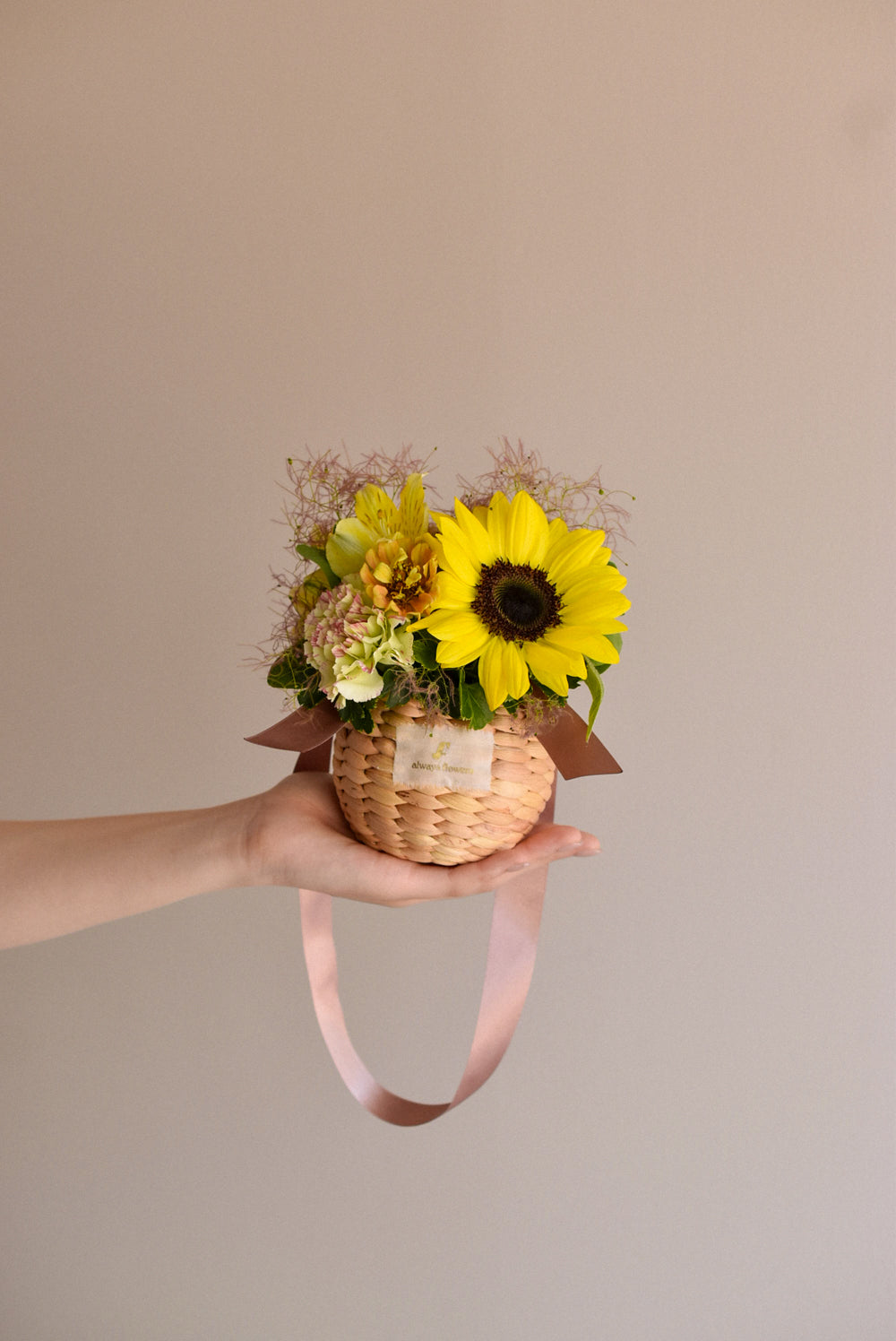 ◆6/2-7/31お届け限定◆Flower BAG No.2／フラワーバッグアレンジ　イエロースモーク／生花